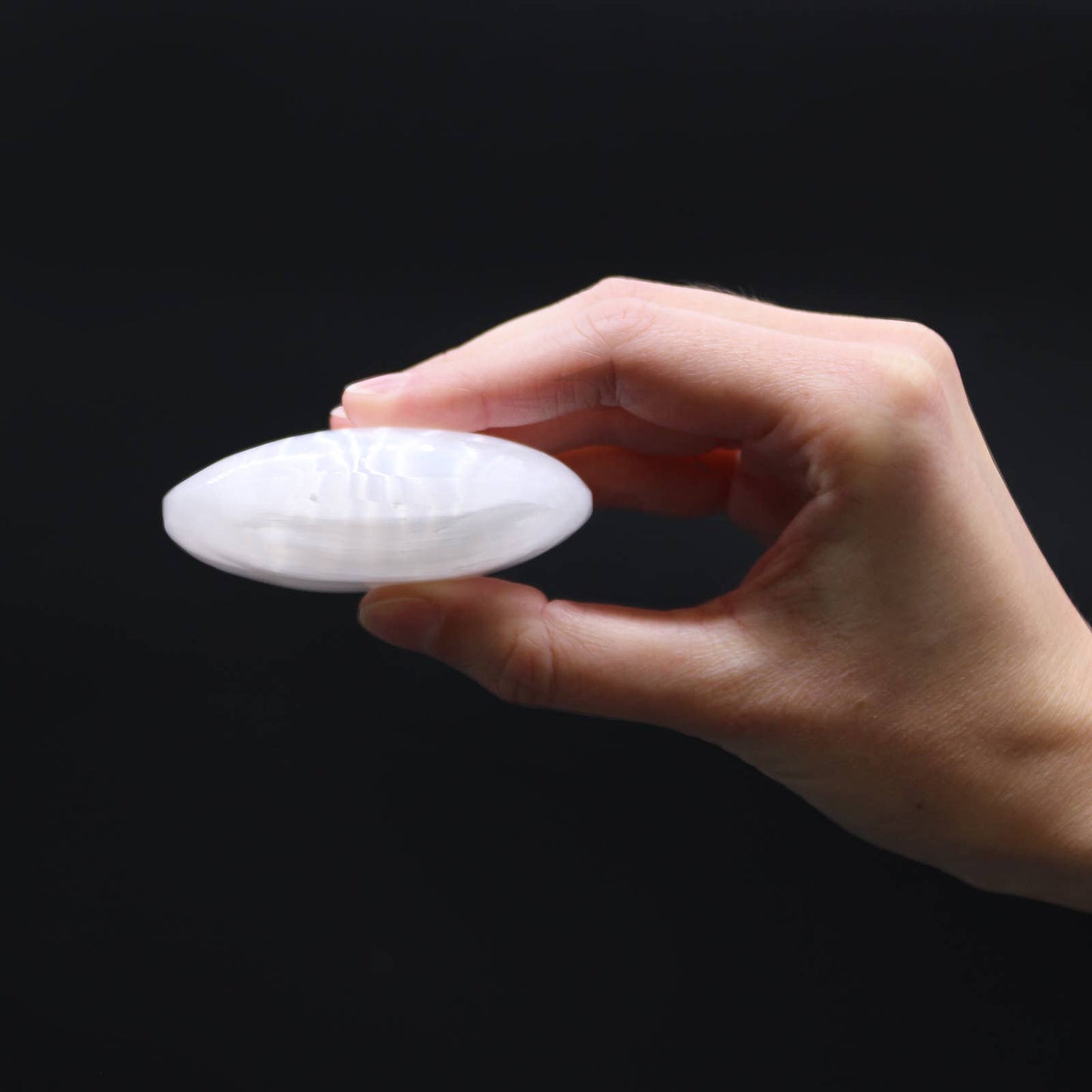 SelW-08 - Selenite Palm Stone - 6.5 cm