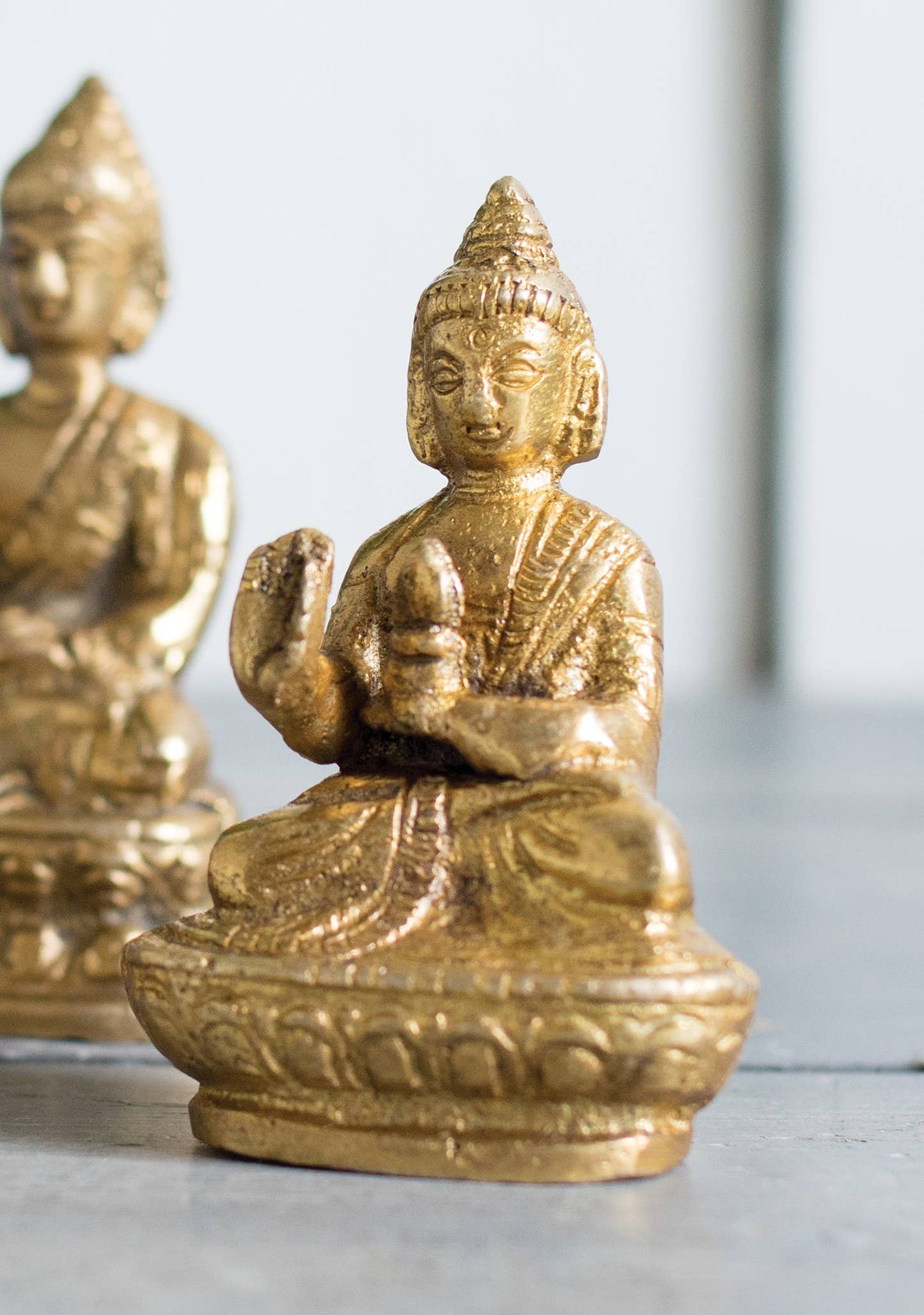 Medium Antique Brass Buddha..no barcode