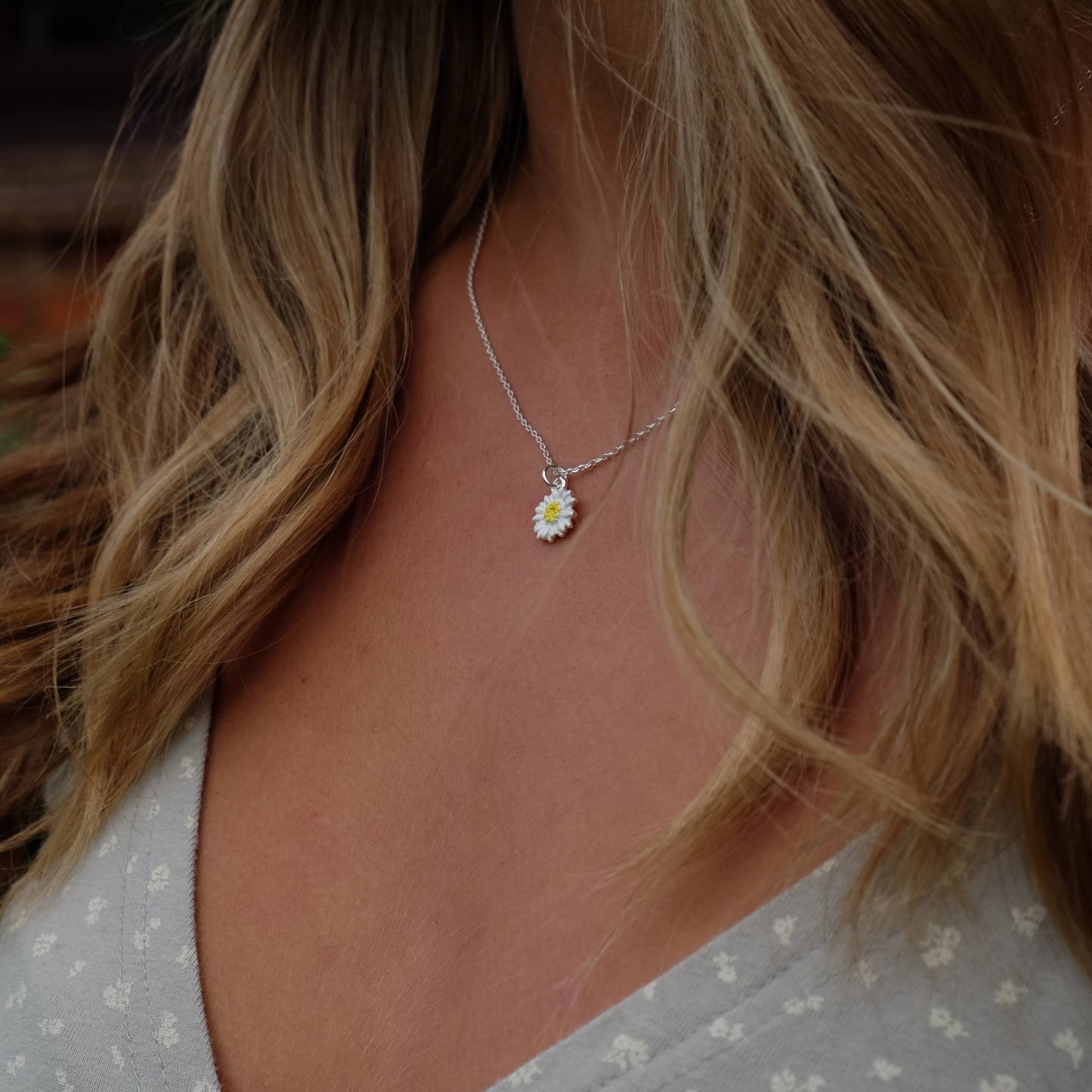 Daisy White Mini Flower Pendant Necklace