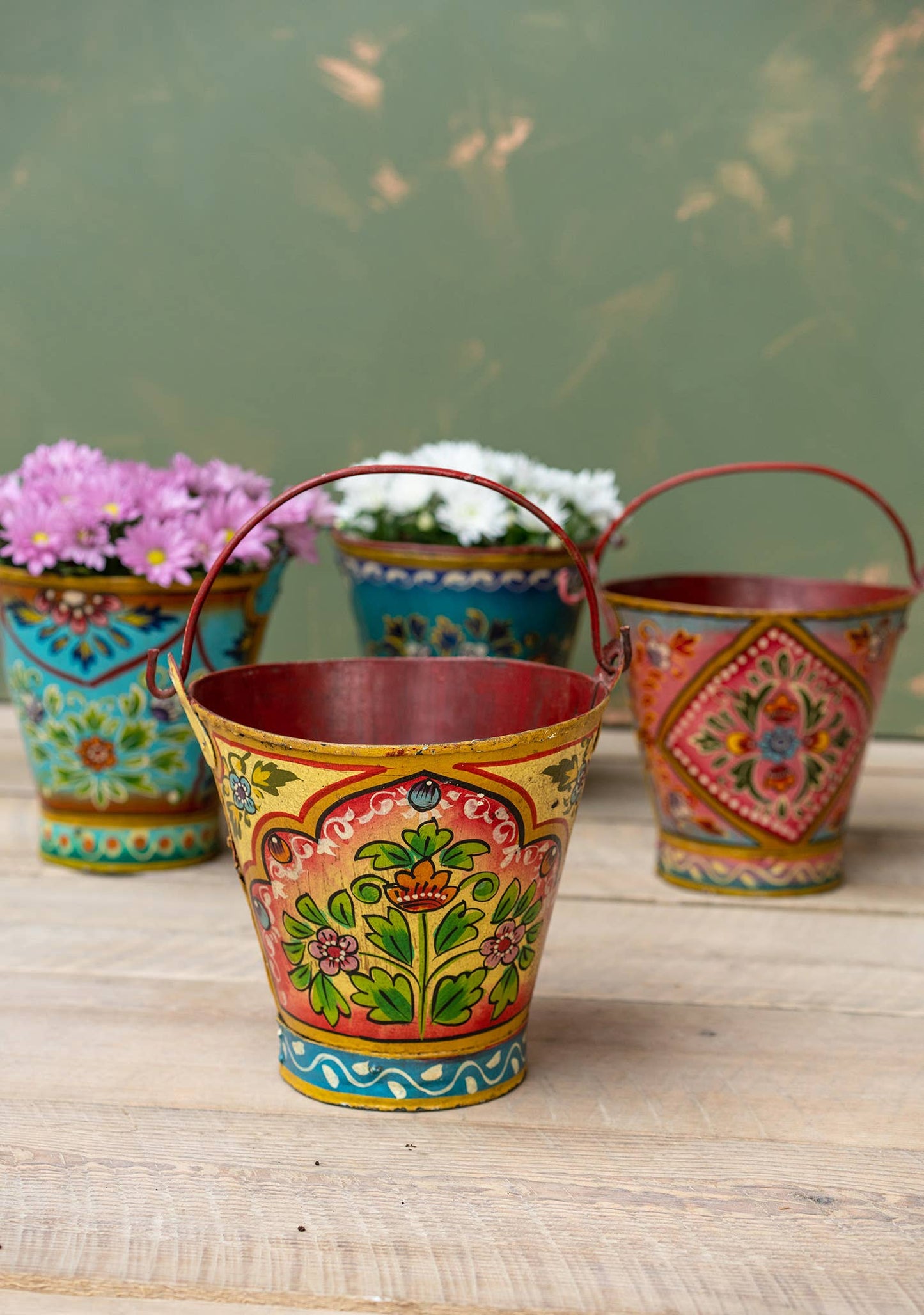 Vintage Iron Handpainted Bucket, Pink1